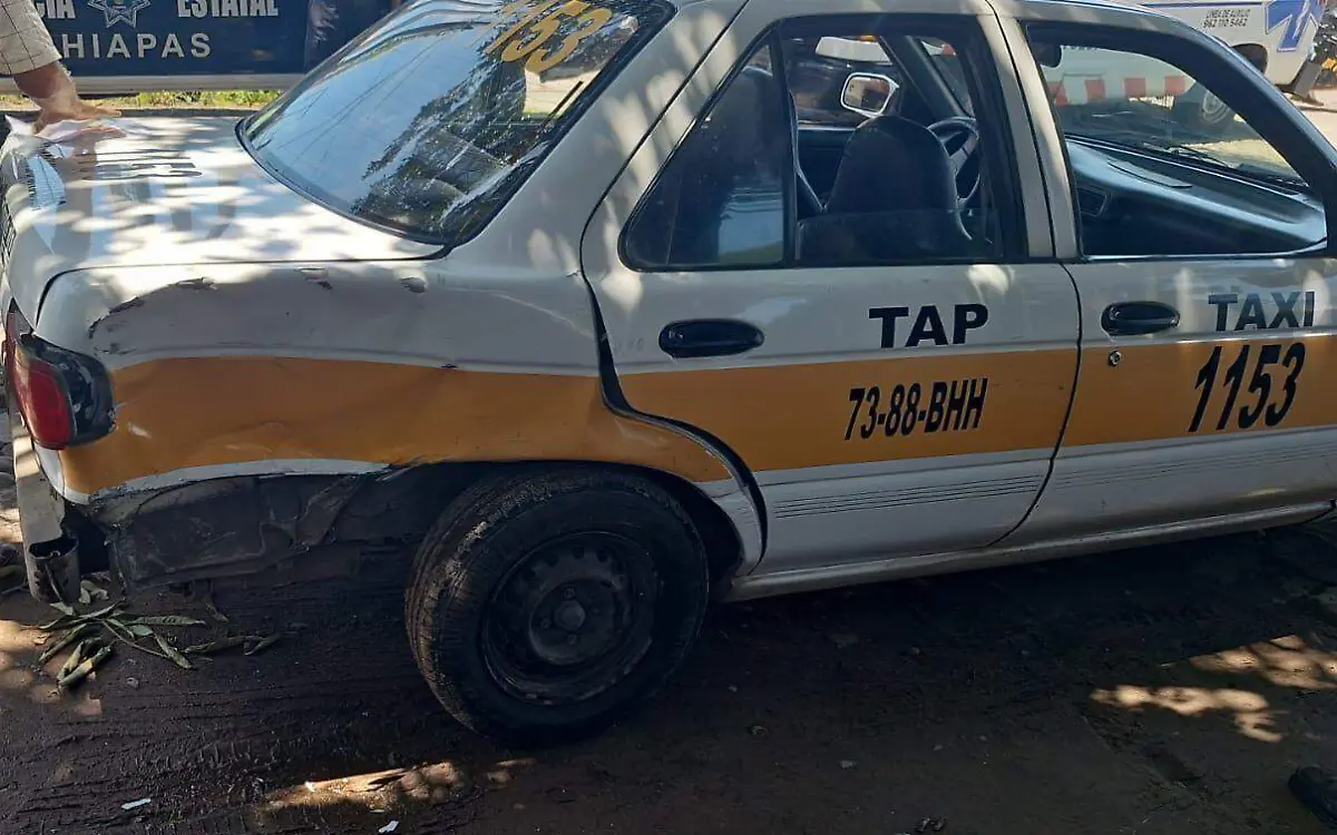 taxi chocado